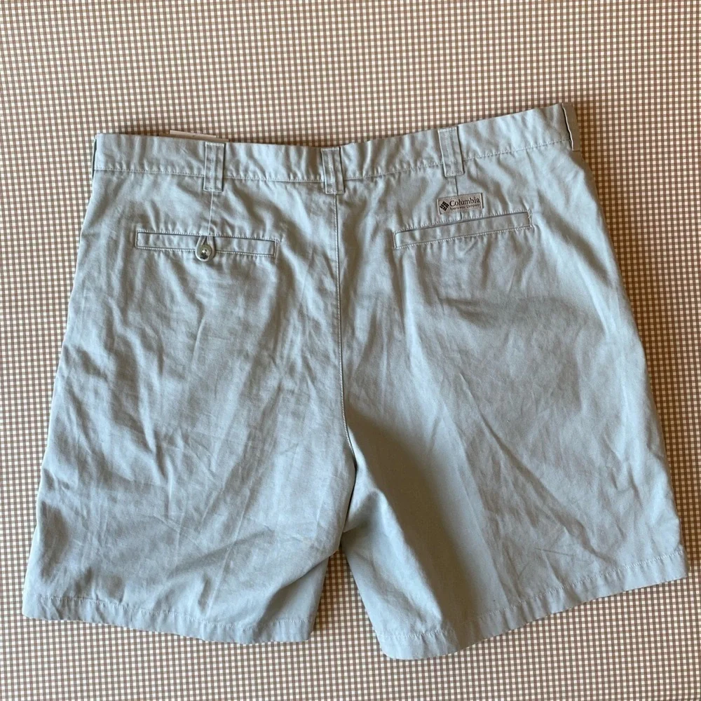 Columbia mens retro 2002 Golf shorts. Size‎ 42. NWT
